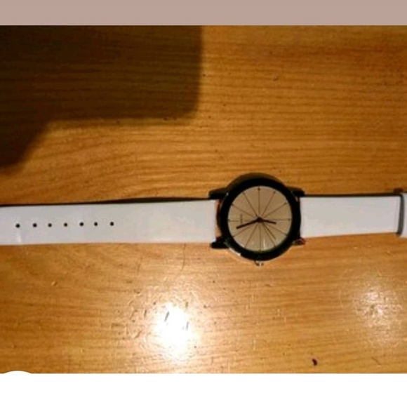 Watch - Picture 1 of 1